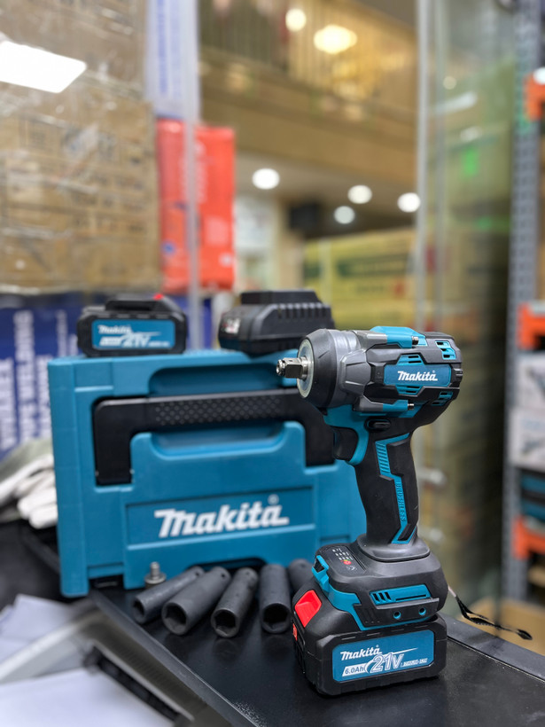 بکس شارژی ۷۵۰ نیوتن براشلس طرح ماکیتا مدل 21V