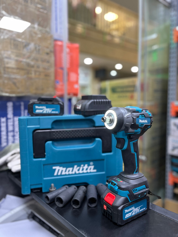 بکس شارژی ۷۵۰ نیوتن براشلس طرح ماکیتا مدل 21V