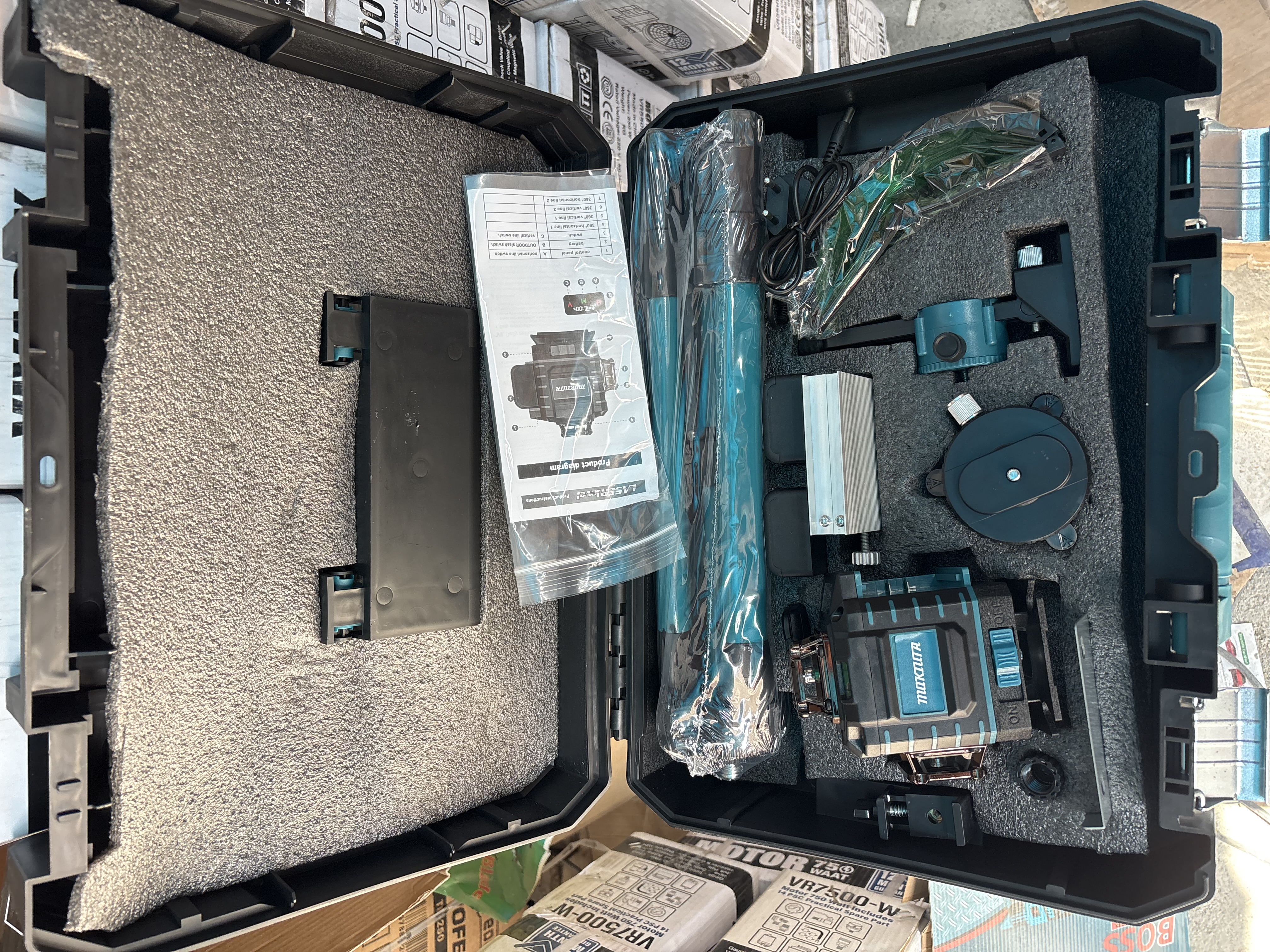 تراز لیزری ۴ خط نور سبز طرح ماکیتا مدل LM-16-M